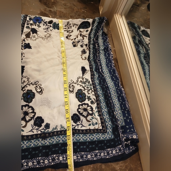Vince Camuto Navy and Teal Patterned Garment - Picture 11 of 12